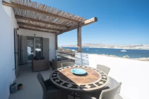 Luxury one-bedroom apartment with sea view