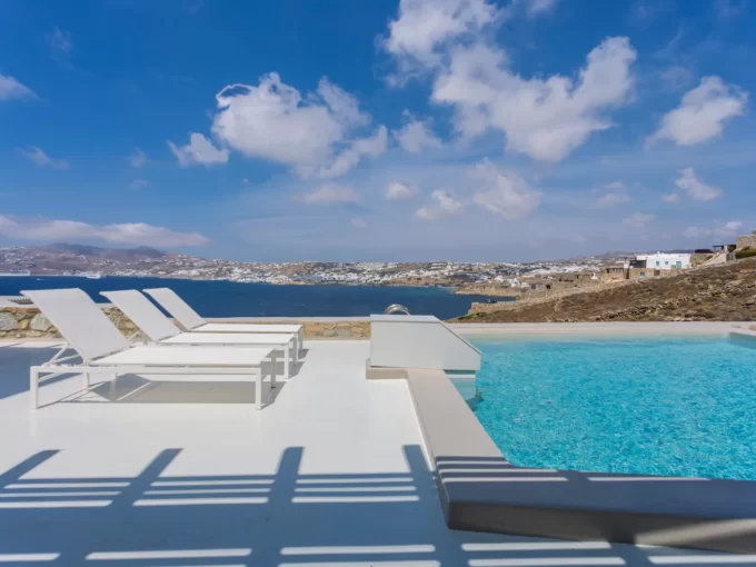 Luxury Maisonette with Private Pool and Sea View