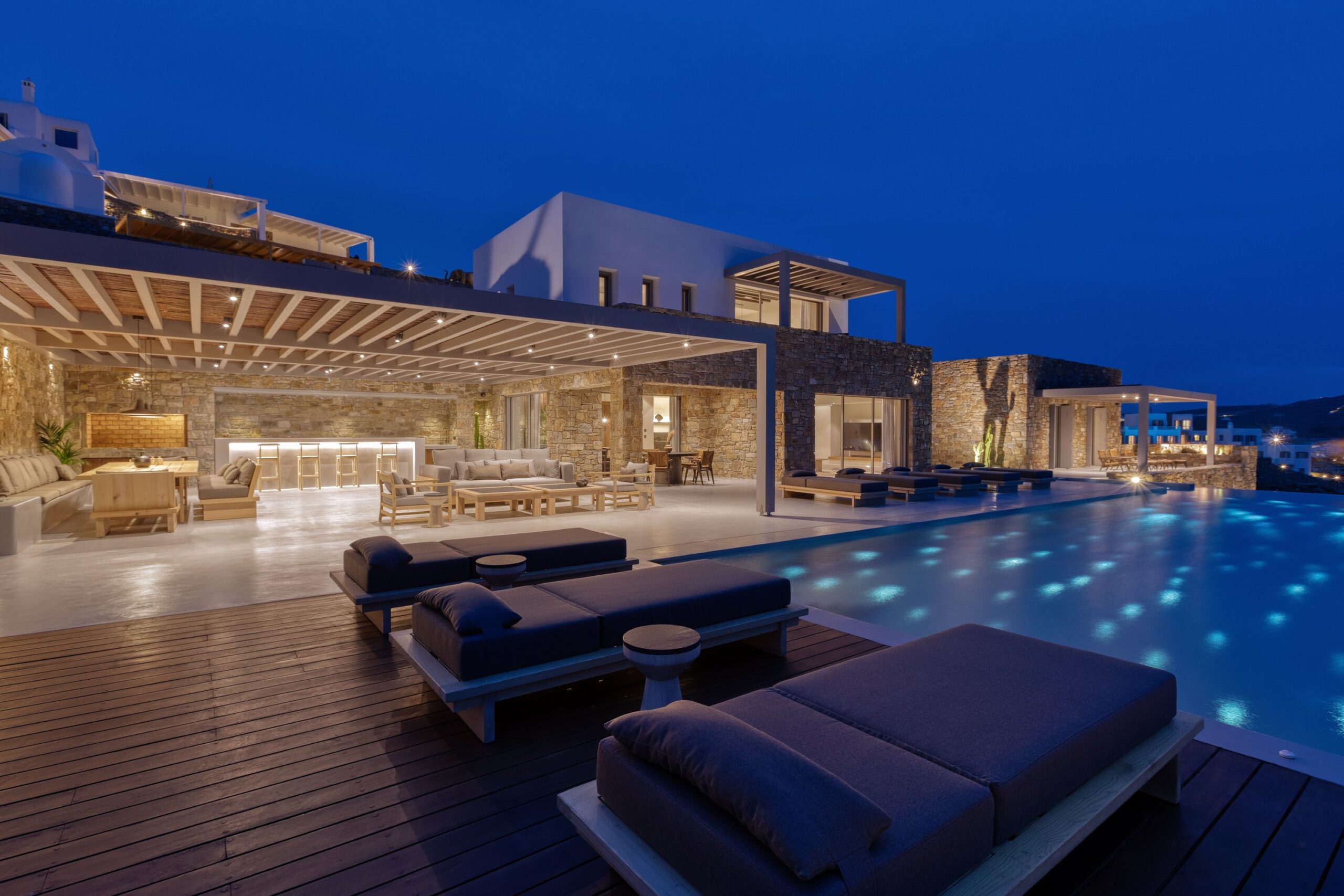 Brand New Villa with 5+1 Bedrooms in Elia FL1002